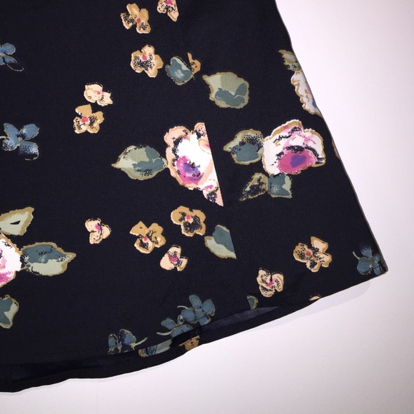 UO Black Floral Print Skirt! - Picture 4 of 4
