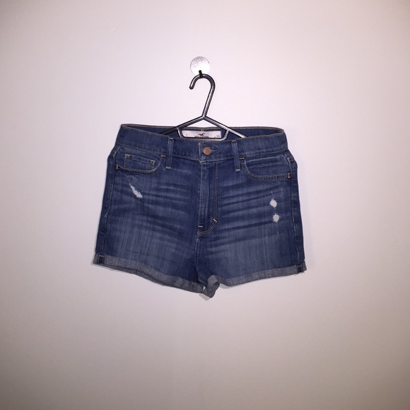 Hollister High-Waist Denim Short!