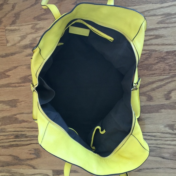 😊SOLD😊Alexander McQueen yellow padlock tote - Picture 4 of 4