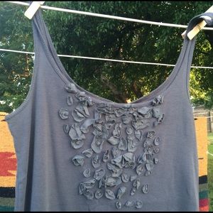 Gray tank w/fabric blossoms