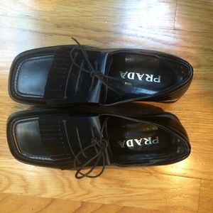 🌟⭐️gorgeous dark brown Prada loafers 🌟⭐️