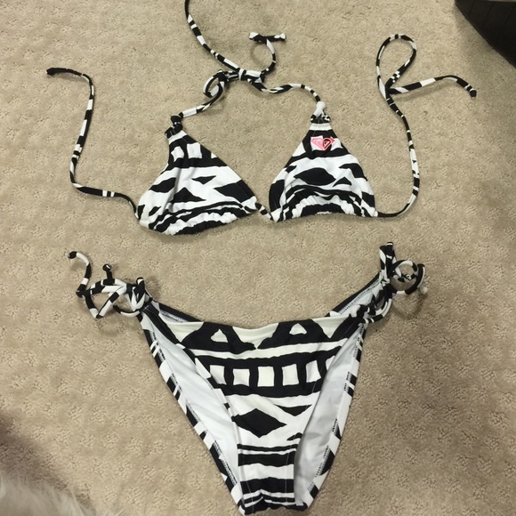 ROXY swim b/w bikini "full" scrunch butt