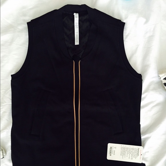Lululemon Departure Vest size 6