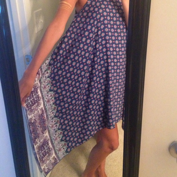 Handkerchief dress - Picture 3 of 4