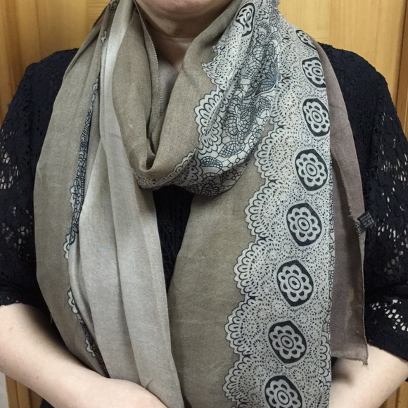 Fashion scarf