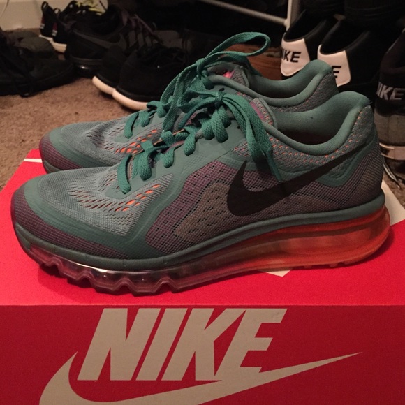 Mildly used Nike Air Max 2014's