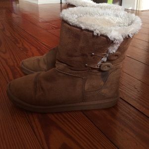 Kid's tan boots
