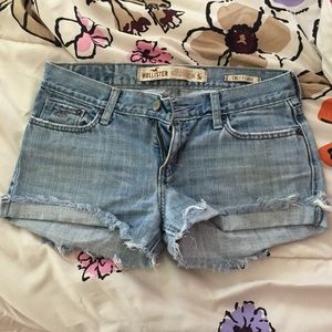 Hollister Cute jean shorts!