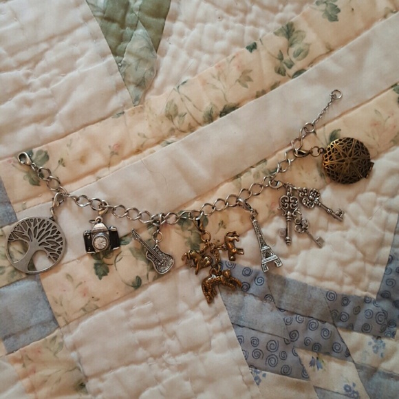 Cute charm bracelet w/ charms