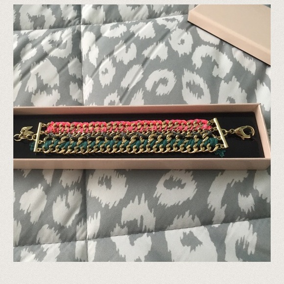 GORGEOUS VICTORIAS SECRET BRACELET