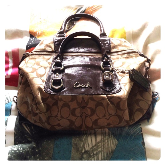 Barely used coach purse!