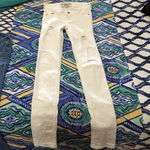 Destroyed skinny white hollister jeans