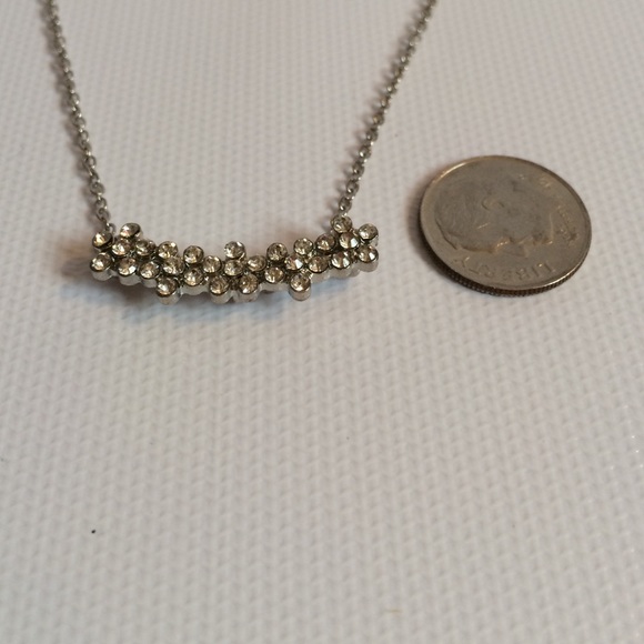 Dainty little necklace - Picture 2 of 3