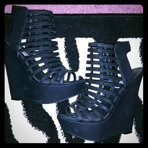 STEVE MADDEN CAGED WEDGES