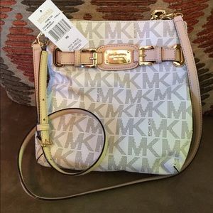 💕Authentic Michael Kors swing bag. NWT bundle💕