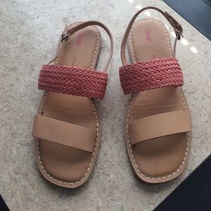 Gap sandals