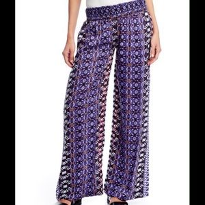 Raviya Woven Rayon Printed Pants