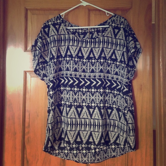 Black pattern flowy shirt!