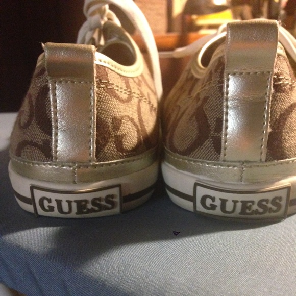 Authentic Guess Shoes 💜trading! - Picture 3 of 3