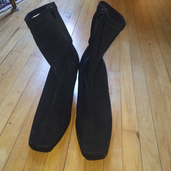Size 9 aerosoles 3 inch black boots