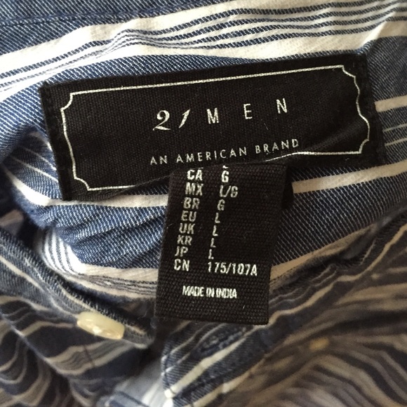 Never worn shirt - Picture 2 of 2