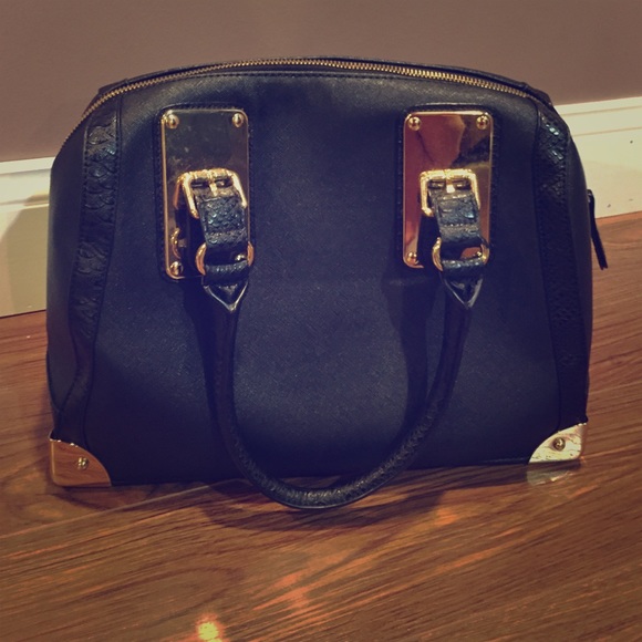 Handheld bag