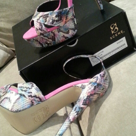 High heeled Shoes - Picture 2 of 2