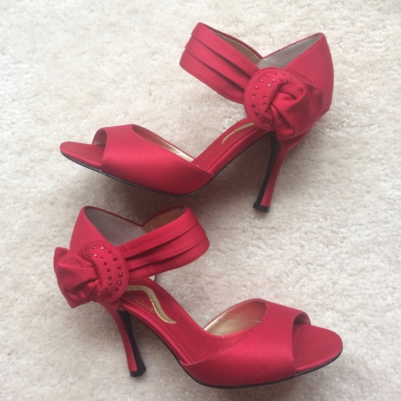 Red Satin Open Toe Stilettos Sandals - Picture 2 of 4