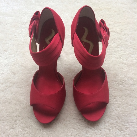 Red Satin Open Toe Stilettos Sandals - Picture 3 of 4