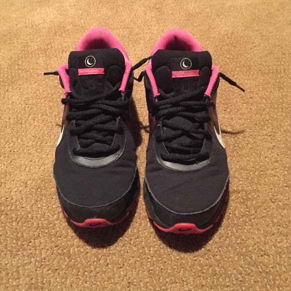 SUPER CUTE NIKES