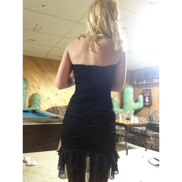 Homecoming / formal dress - Picture 3 of 4