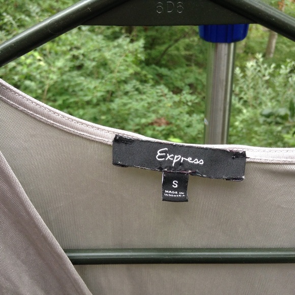 EXPRESS TOP- CUTE! - Picture 3 of 3