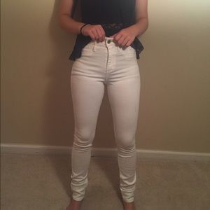 MAKE AN OFFER (tap below)