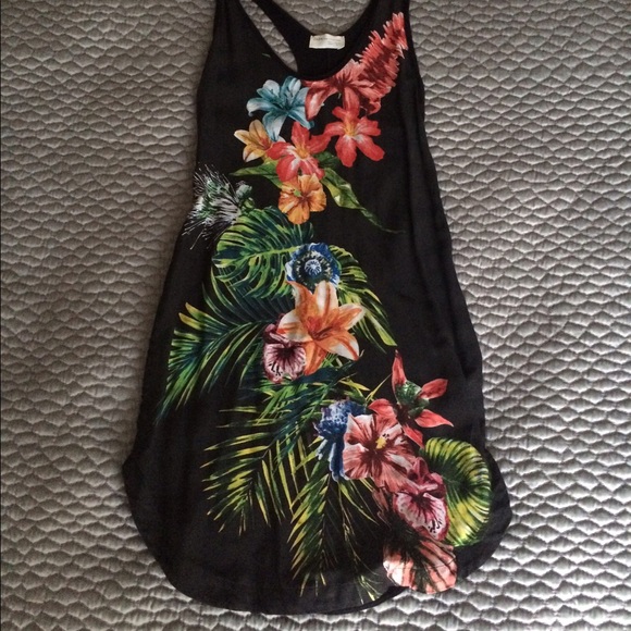 Zara Dresses & Skirts - ✨HP✨Zara tunic with tropical flowers