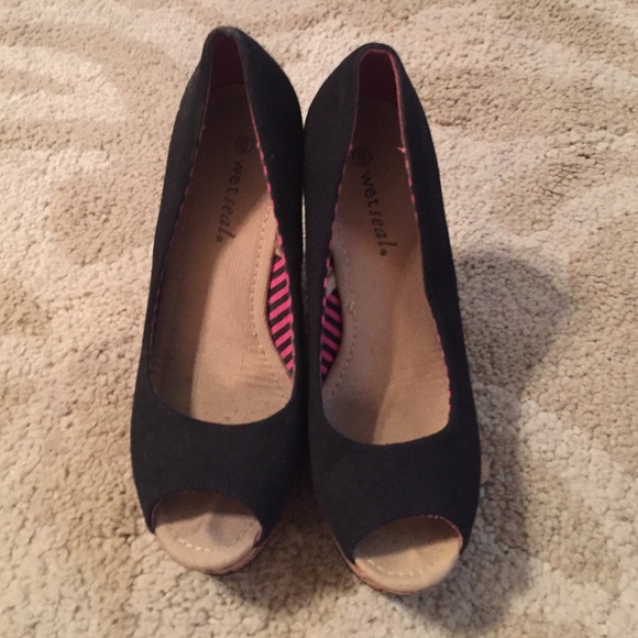 wet seal black wedges