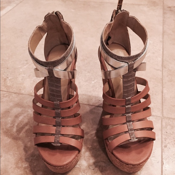 💥sold💥Jimmy Choo Pierce wedges - Picture 2 of 4