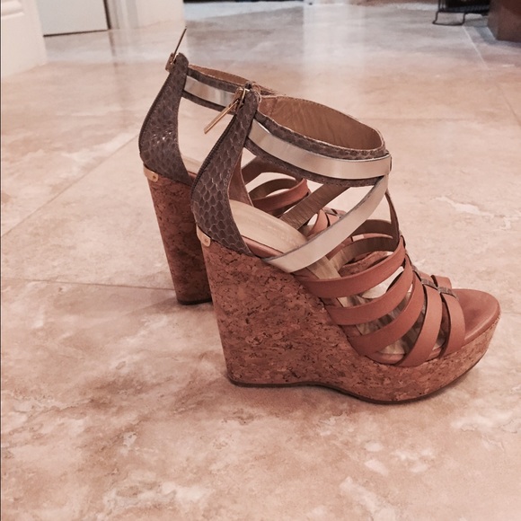 💥sold💥Jimmy Choo Pierce wedges - Picture 3 of 4