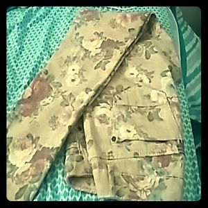 Cute Skinny Floral Print Jeans.