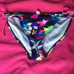 Who said you can't go graffiti in the water ?