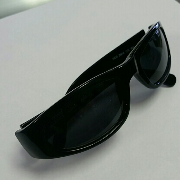 Versace shades - Picture 1 of 4