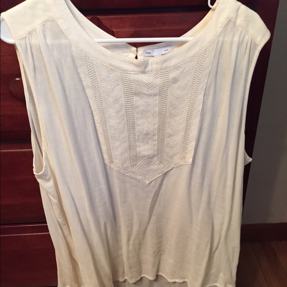 Beautiful soft flowy tank