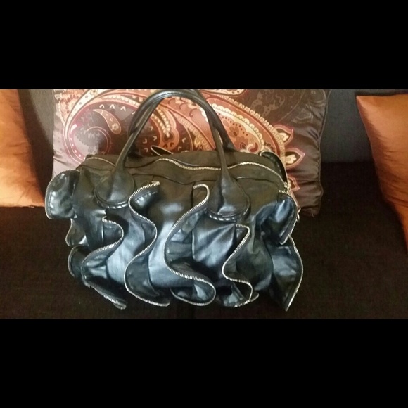 Steve Madden Ruffle Zipper Purse