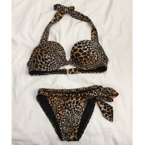 Victoria's Secret bombshell bathing suit