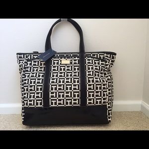 NEW Tommy Hilfiger Purse