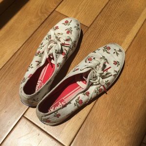 Keds size 8 white and red floral sneakers