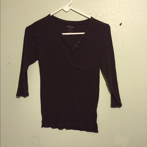 Brown tshirt