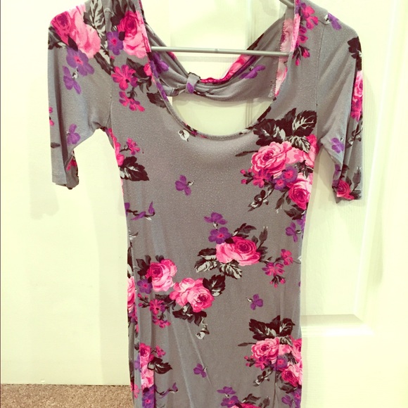 Flowery half sleeve open back top