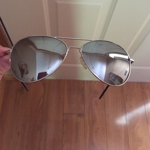 BRAND NEW AVIATORS
