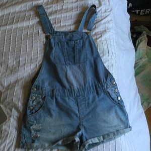 cute overalls 💕✨