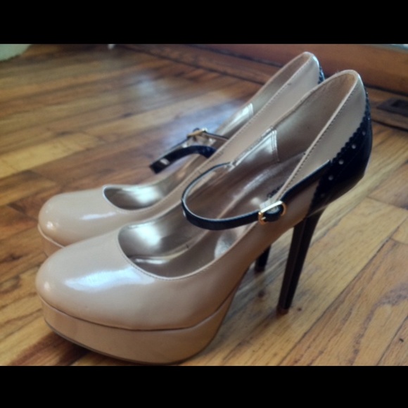 Nude Heels size 9